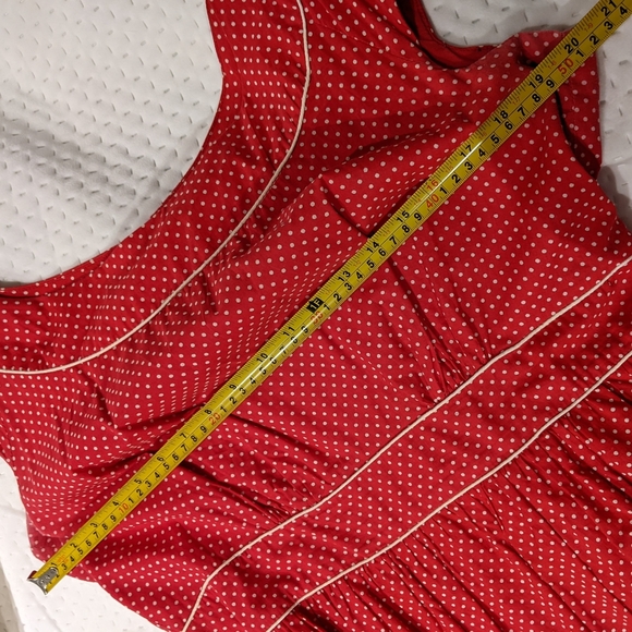 50's style red and white polkadot dress with pockets - Picture 6 of 8